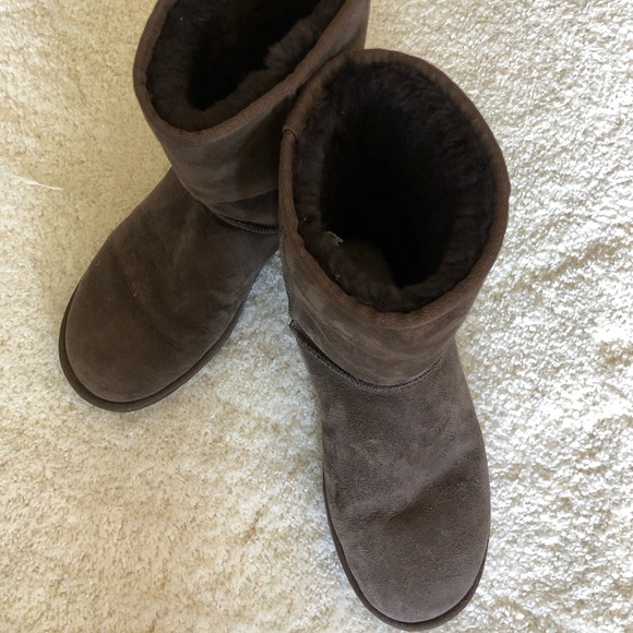 Ugg Short Dark Brown Boots - Picture 2 of 7